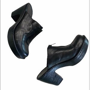 Born SZ 9/40.5 Hand Crafted Footwear Wedge Slip on